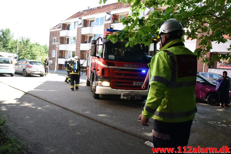 Ild i Etageejendom . Ribe Landevej 11 i Vejle. 25/06-2020. Kl. 10:02