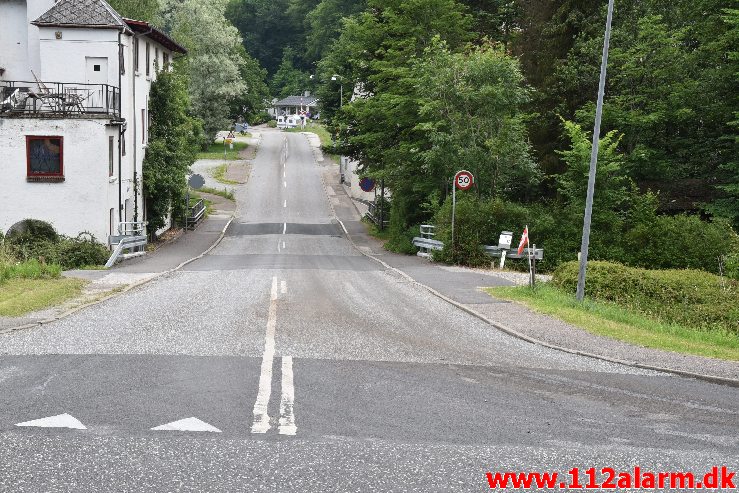 Landmand tabte gylle. Grejsdalsvej i Vejle. 27/06-2020. Kl. 09:50.