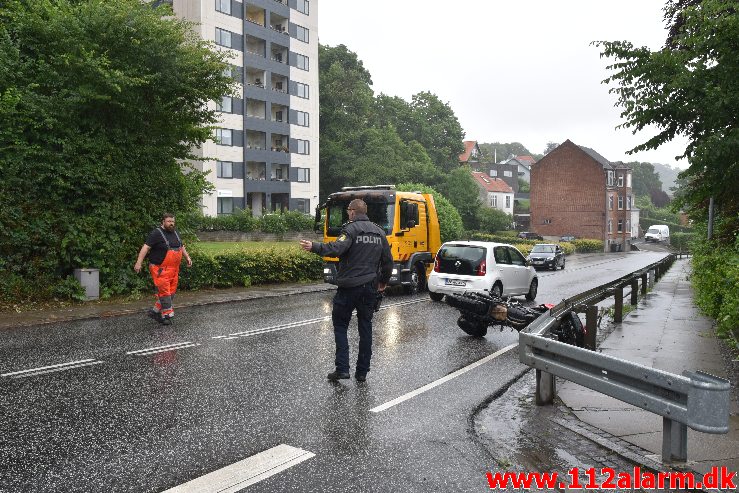 Væltet en motorcyklist. Jellingvej i Vejle. 04/07-2020. Kl. 10:06.