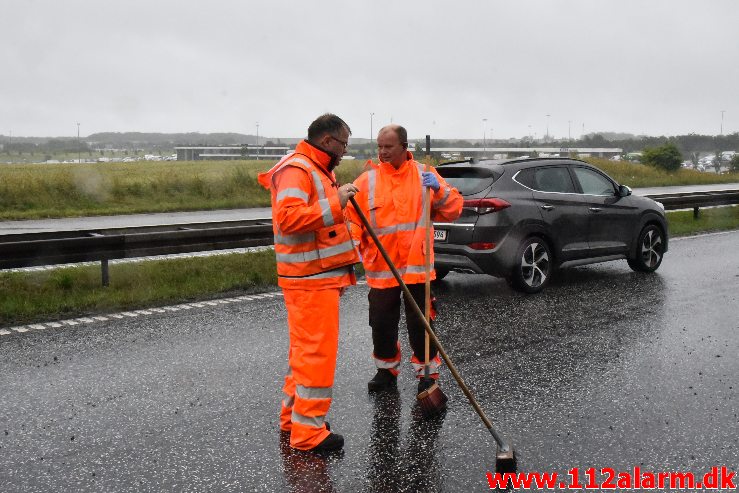 Rema 1000 kørte af motorvejen. Motorvejen E45 lige nord for DTC. 05/07-2020. Kl. 09:44.