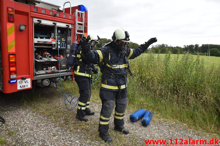 Påsat brand på ubeboet gård. Grønlandsvej i Vejle. 12/07-2020. Kl. 12:53.