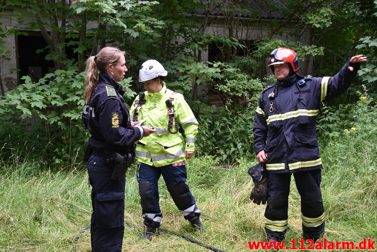 Påsat brand på ubeboet gård. Grønlandsvej i Vejle. 12/07-2020. Kl. 12:53.