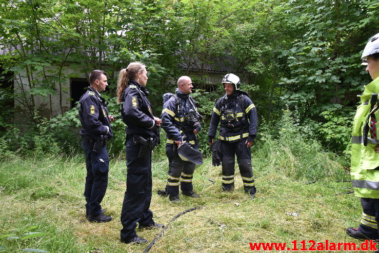 Påsat brand på ubeboet gård. Grønlandsvej i Vejle. 12/07-2020. Kl. 12:53.