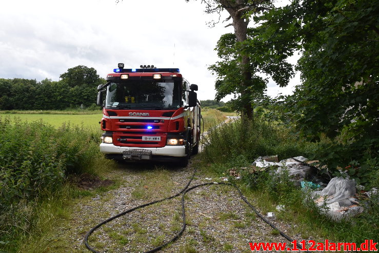 Påsat brand på ubeboet gård. Grønlandsvej i Vejle. 12/07-2020. Kl. 12:53.