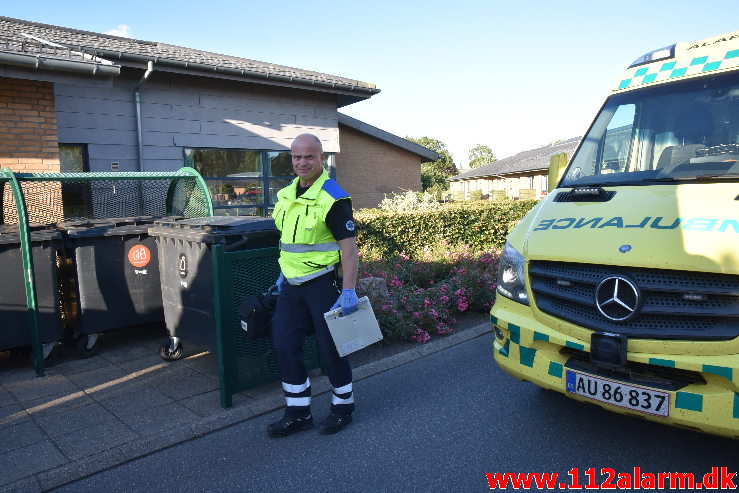 Ældre dement mand sad nede i en brønd. Demensafsnit Sdr. Ringvej i Give. 20/07-2020. KL. 19:35.