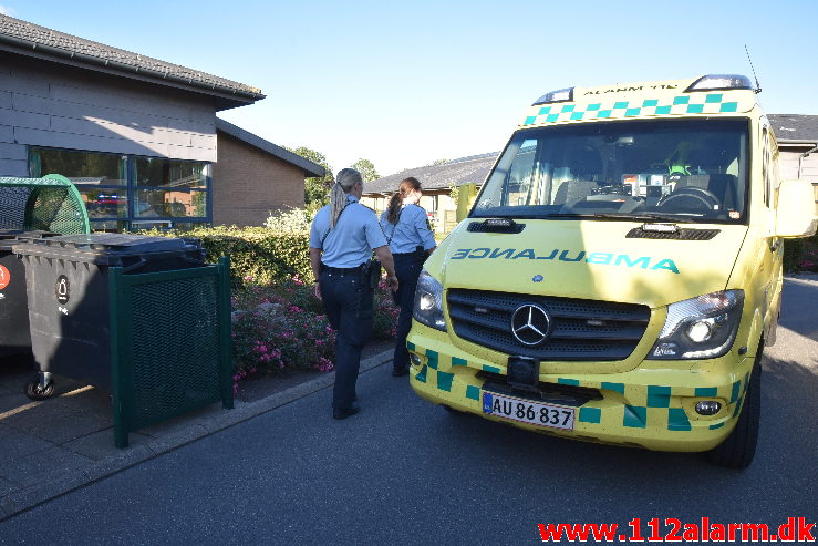 Ældre dement mand sad nede i en brønd. Demensafsnit Sdr. Ringvej i Give. 20/07-2020. KL. 19:35.