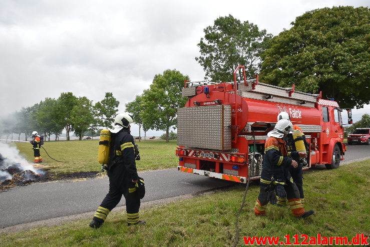 Brand-Landbrugsredskab. Tofthøjvej i Jelling. 23/07-2020. Kl. 15:51.