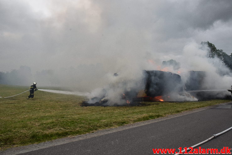 Brand-Landbrugsredskab. Tofthøjvej i Jelling. 23/07-2020. Kl. 15:51.