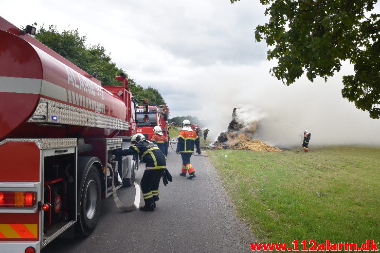 Brand-Landbrugsredskab. Tofthøjvej i Jelling. 23/07-2020. Kl. 15:51.