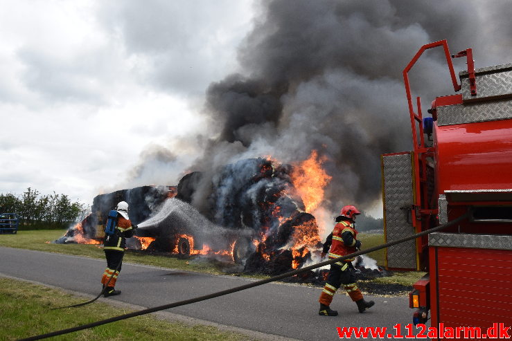 Brand-Landbrugsredskab. Tofthøjvej i Jelling. 23/07-2020. Kl. 15:51.