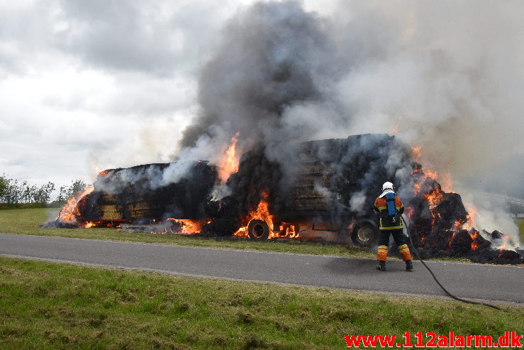 Brand-Landbrugsredskab. Tofthøjvej i Jelling. 23/07-2020. Kl. 15:51.