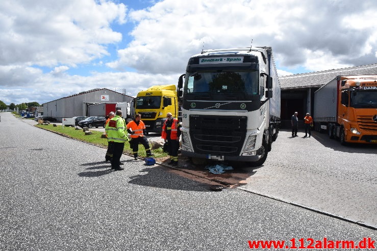 Mindre Forurening / Spild Karetmagervej i Vejle. 24/07-2020. KL. 13:37.