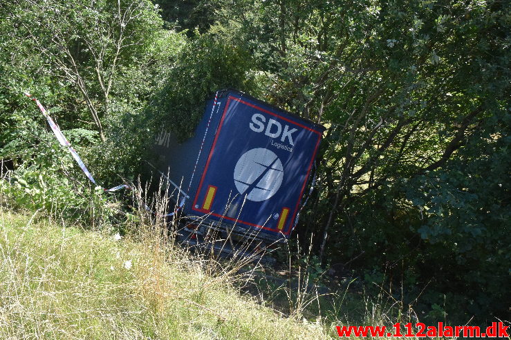 Lastbil ramte en anden lastbil i nødsporet. Østjyske Motorvej i nordgående spor ved 137 Km. 31/07-2020. Kl. 11:28.