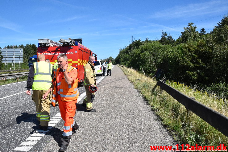 Lastbil ramte en anden lastbil i nødsporet. Østjyske Motorvej i nordgående spor ved 137 Km. 31/07-2020. Kl. 11:28.