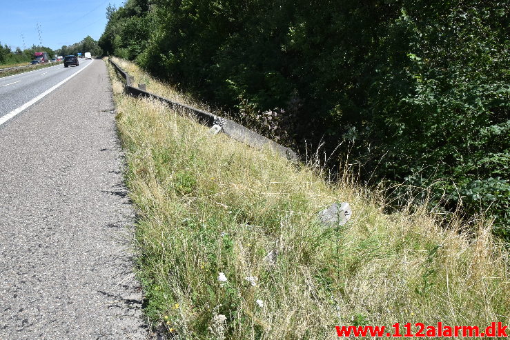 Lastbil ramte en anden lastbil i nødsporet. Østjyske Motorvej i nordgående spor ved 137 Km. 31/07-2020. Kl. 11:28.