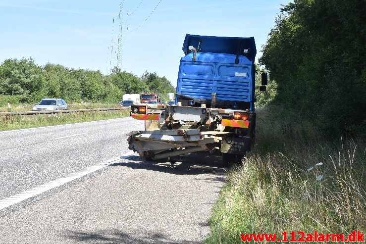 Lastbil ramte en anden lastbil i nødsporet. Østjyske Motorvej i nordgående spor ved 137 Km. 31/07-2020. Kl. 11:28.