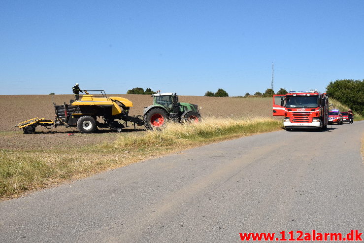 Brand i Ballepresser. Sønderskovvej ved Andkær. 14/08-2020. Kl. 15:26.