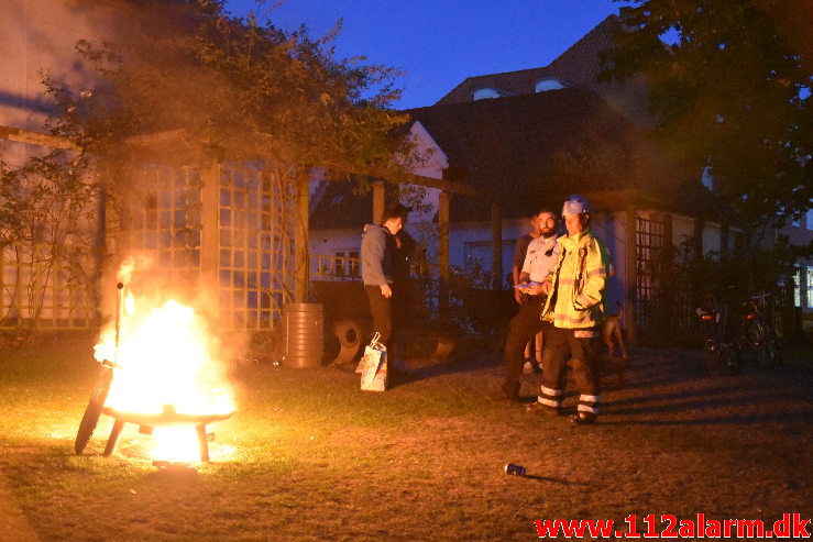 Ild i Industribygning . Vedelsgade 17 i Vejle. 17/08-2020. Kl. 21:31.