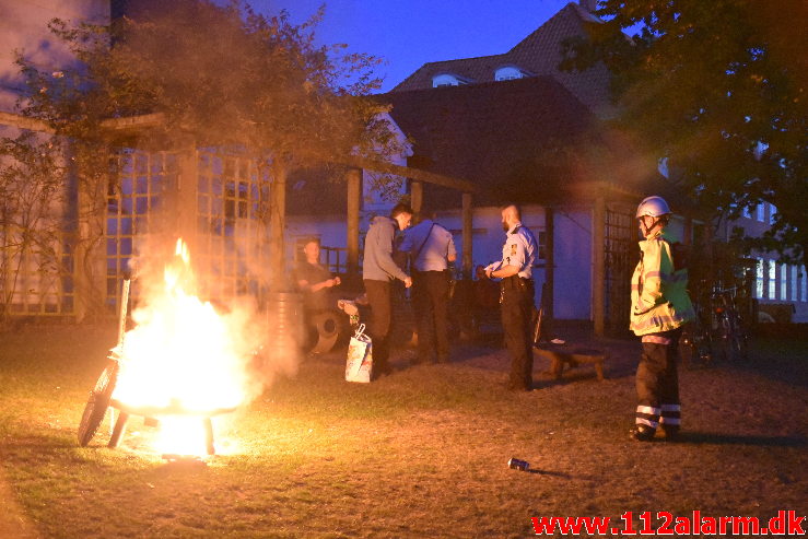 Ild i Industribygning . Vedelsgade 17 i Vejle. 17/08-2020. Kl. 21:31.