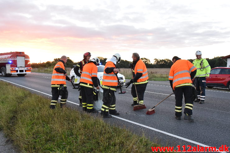 2 biler snittede hinanden. Horsensvej i Hedensted. 25/08-2020. Kl. 05:51.