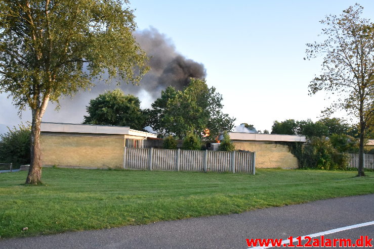 Voldsom brand i villa. Grønnedalen i Vejle. 16/09-2020. KL. 18:51.