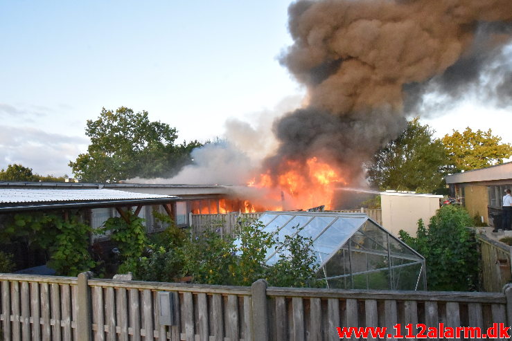 Voldsom brand i villa. Grønnedalen i Vejle. 16/09-2020. KL. 18:51.