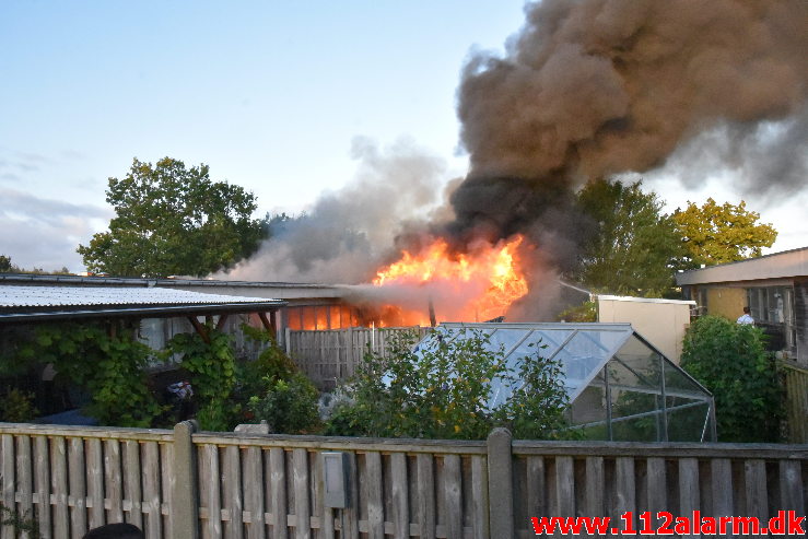 Voldsom brand i villa. Grønnedalen i Vejle. 16/09-2020. KL. 18:51.