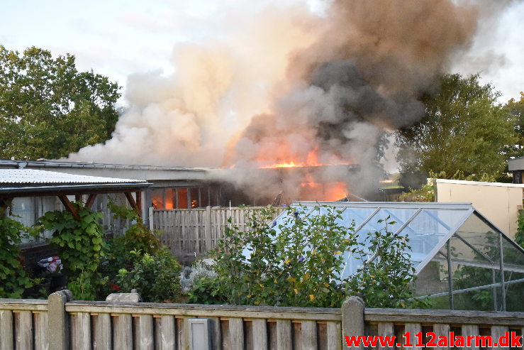 Voldsom brand i villa. Grønnedalen i Vejle. 16/09-2020. KL. 18:51.