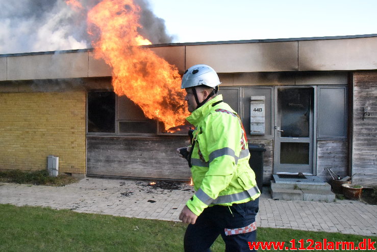 Voldsom brand i villa. Grønnedalen i Vejle. 16/09-2020. KL. 18:51.