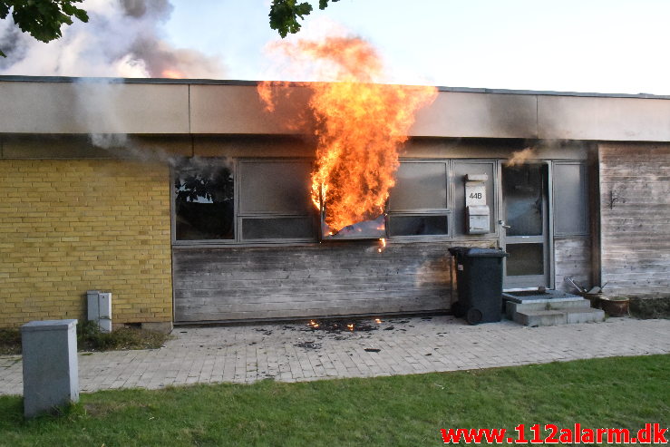 Voldsom brand i villa. Grønnedalen i Vejle. 16/09-2020. KL. 18:51.