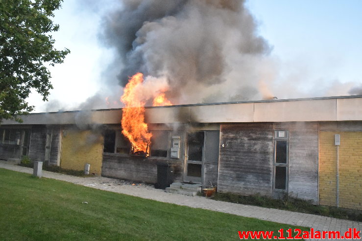 Voldsom brand i villa. Grønnedalen i Vejle. 16/09-2020. KL. 18:51.