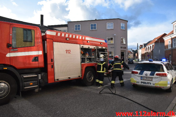 Ild i Etageejendom. Tønnesgade i Vejle. 10/10-2020. Kl. 15:47.