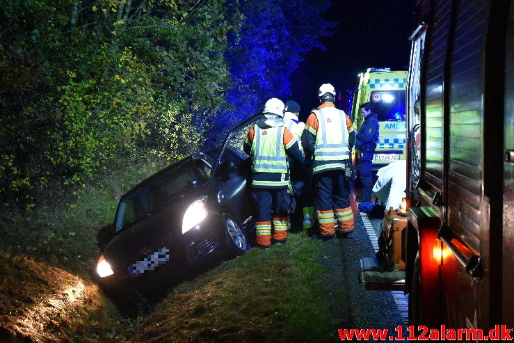 Bil havnede i grøften. Tykhøjetvej ved Vester Smidstrup. 22/10-2020. KL. 23:12.