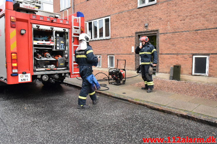 Røgen fra et komfur. Vardevej 102 i Vejle. 25/10-2020. KL. 12:54.