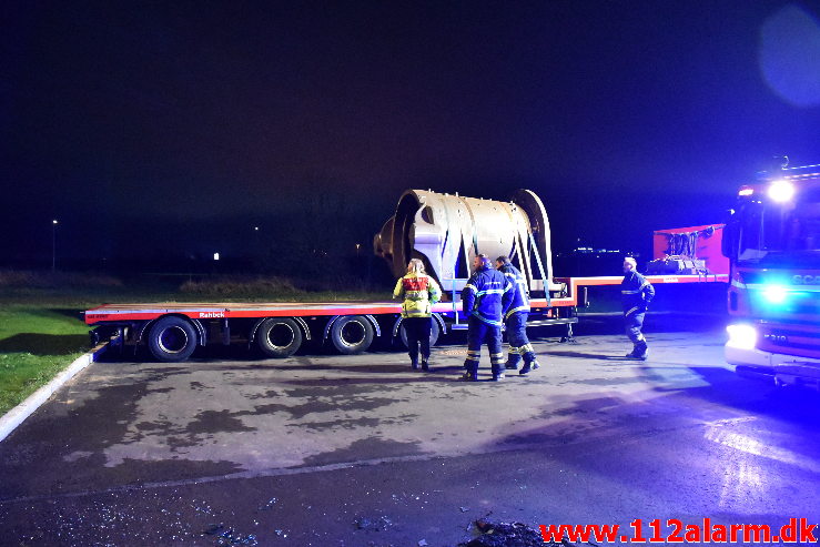 Forsøgt at brænde traileren af. Ny Solskovvej ved Hornstrup Mølleby. 28/11-2020. Kl. 18:43.