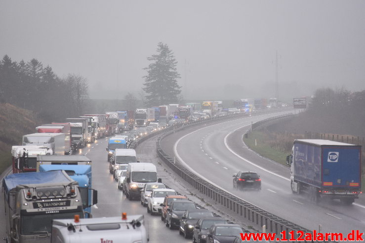 Chaufføren blev dræbt. Midtjyske Motorvej mellem Tørring og Give. 10/12-2020. Kl. 11:12.