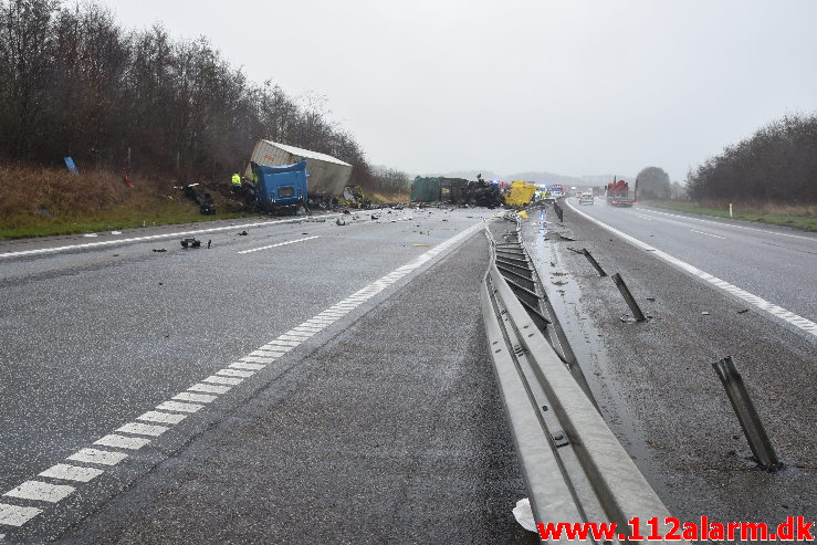 Chaufføren blev dræbt. Midtjyske Motorvej mellem Tørring og Give. 10/12-2020. Kl. 11:12.