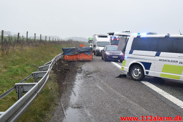 Chaufføren blev dræbt. Midtjyske Motorvej mellem Tørring og Give. 10/12-2020. Kl. 11:12.