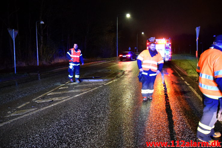 Nedkørt helleanlæg. Grønlandsvej i Vejle. 30/12-2020. Kl. 19:14.