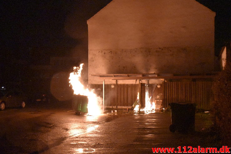 Ild i fritstående Container. Vissingsgade 5 B i Vejle . 31/12-2020. Kl 19:20.