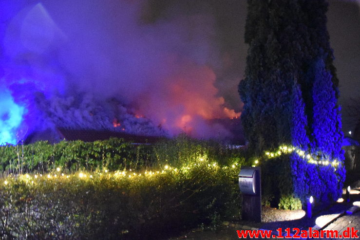 Brand i Villa. Niels Bugges Vej i Vinding. 31/12-2020. kl. 19:51.