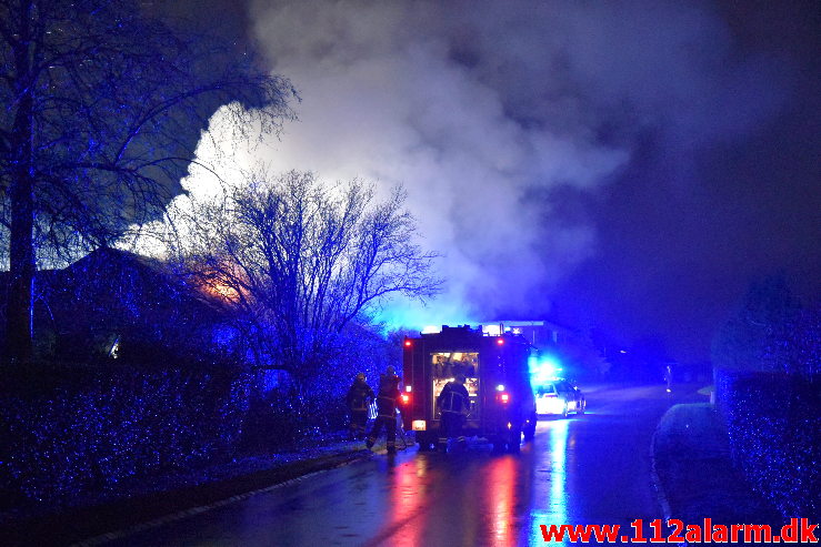 Brand i Villa. Niels Bugges Vej i Vinding. 31/12-2020. kl. 19:51.