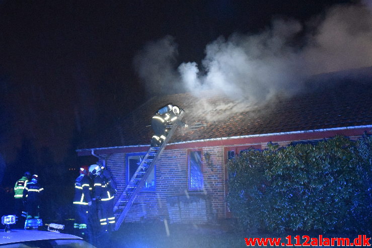 Brand i Villa. Niels Bugges Vej i Vinding. 31/12-2020. kl. 19:51.