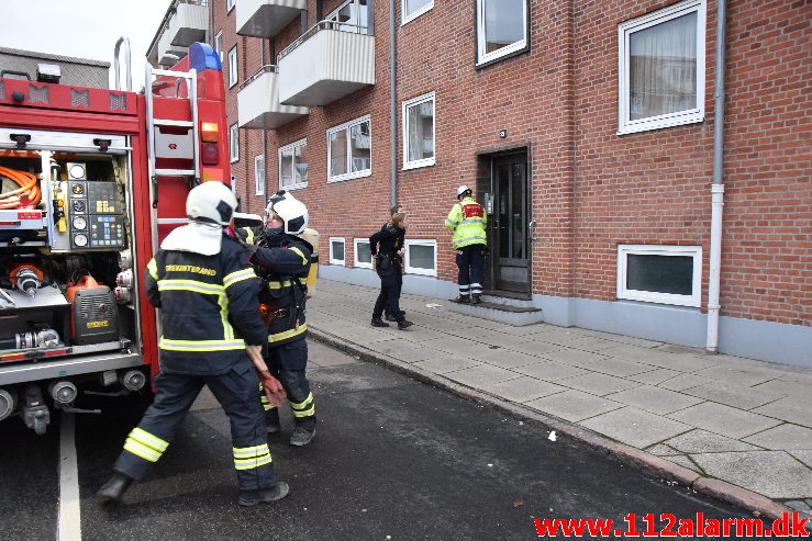 Ild i frituregryde. Mindegade 25 i Vejle. 04/01-2021. KL. 08:43.