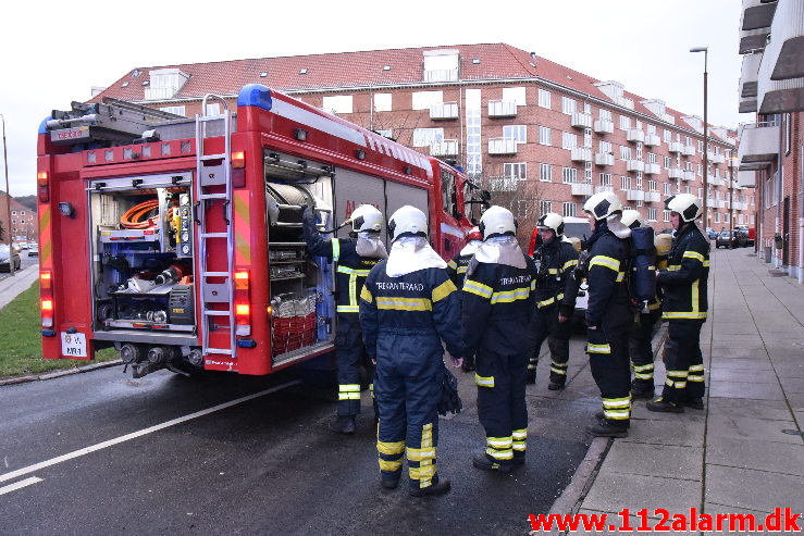 Ild i frituregryde. Mindegade 25 i Vejle. 04/01-2021. KL. 08:43.