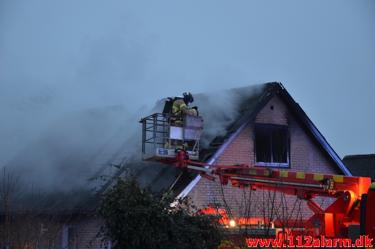 Brand i Villa. Rønne Alle i Hedensted. 27/01-2021. KL. 7:32.