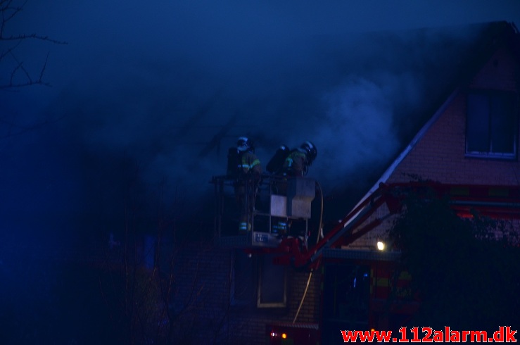 Brand i Villa. Rønne Alle i Hedensted. 27/01-2021. KL. 7:32.