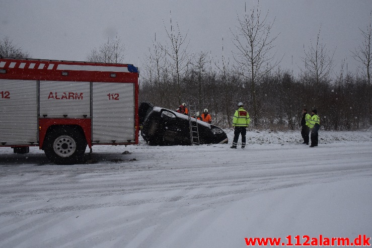 Havnede i grøften. Grejsdalsvej ude i Grejsdalen. 03_02_2021. Kl. 12:43.