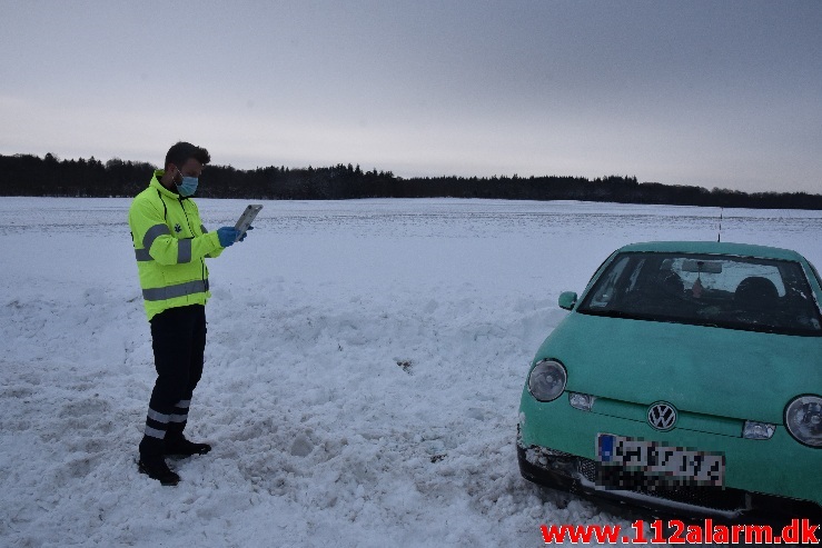 VW UP slog en kolbøtte i grøften. Ammitsbølvej ved Gravens. 05/02-2021. Kl. 14:30.