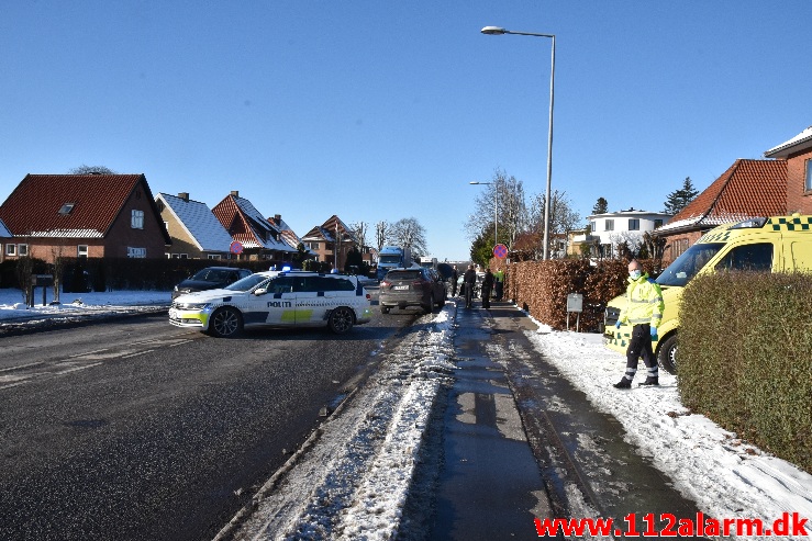 Færdselsuheld med fastklemte. Fredericiavej i Vejle. 12/02-2021. Kl. 14:03.